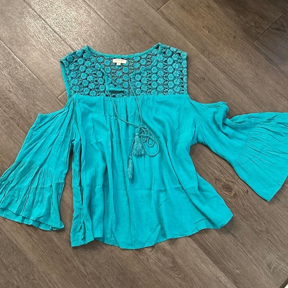 Romantic cold shoulder Bell Sleeve Lace blue boho top with tassel detail